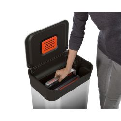 Joseph Joseph Intelligent Waste Titan - mat RVS, zwart